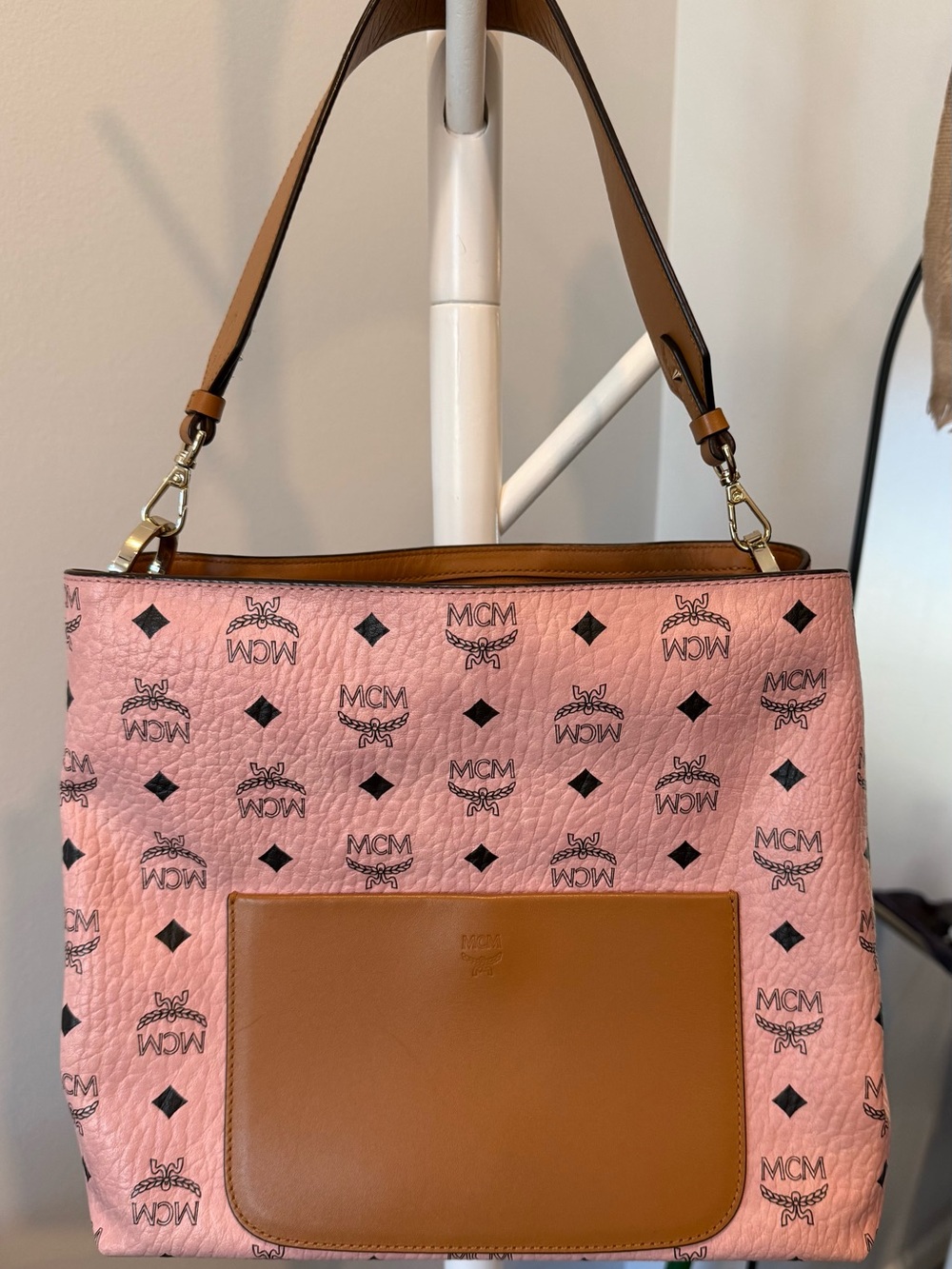MCM Pink Visetos Shoulder Bag with Cognac Center Panel - Picture 2 of 6